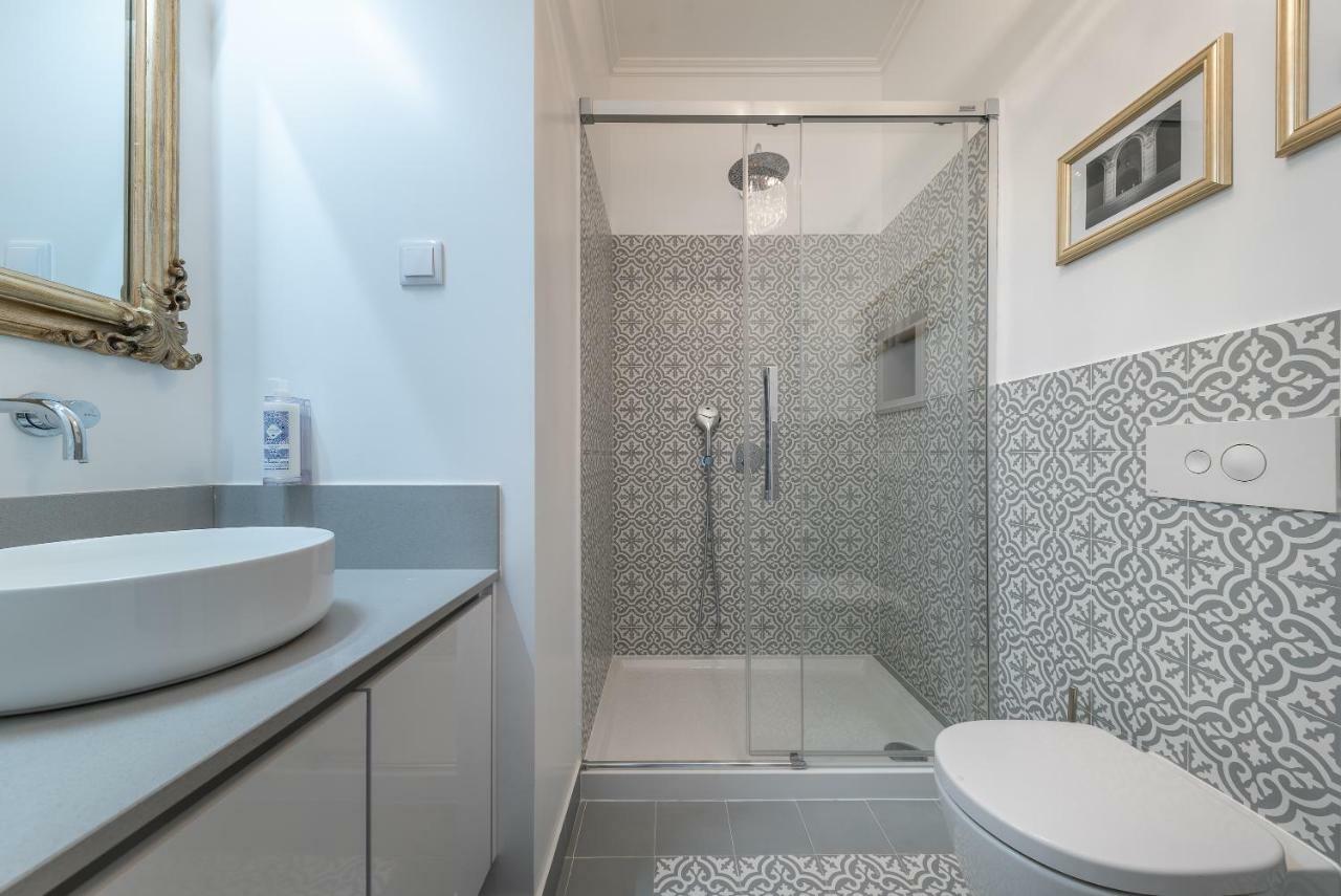 Style And Comfort In Downtown Lisbon Bagian luar foto