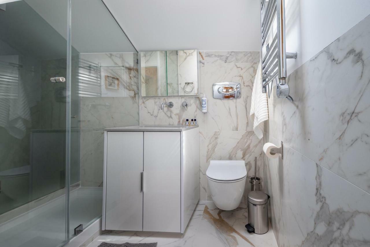 Style And Comfort In Downtown Lisbon Bagian luar foto